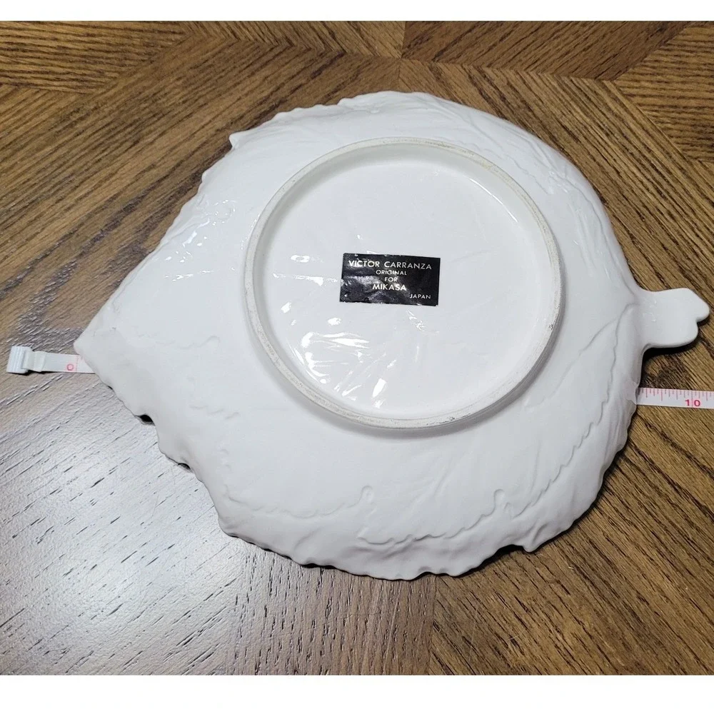Mikasa Victor Carranza White Ceramic Leaf Trinket Jewelry tray Japan